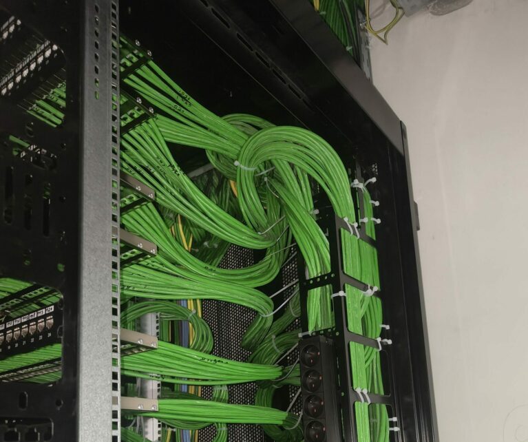 Mise en place d’un réseau data structuré pour un environnement public à forte fréquentation, avec un accent sur la fiabilité et la continuité de service.